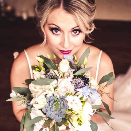 Floral Lounge Pale blue bouquet