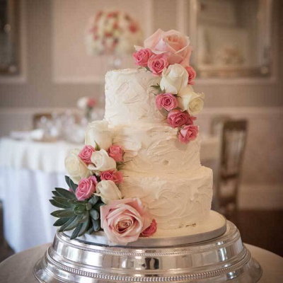 Floral Lounge Cake flowers buttercream