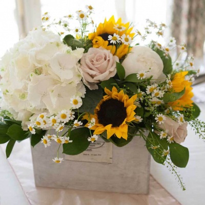 Floral Lounge Sunflowers and hydrangeas wedding